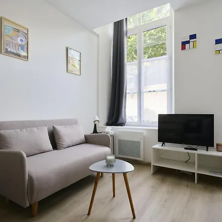 Apartment Au Coeur Des Remparts - 2p, Vieille Bsm